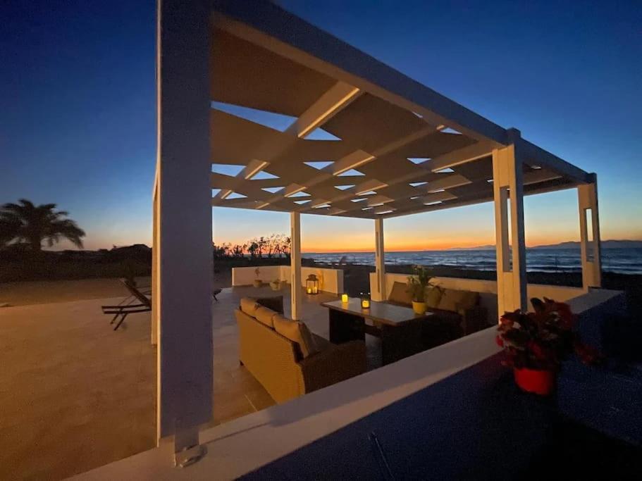 Lambou Beach Sunset Soroni Екстериор снимка
