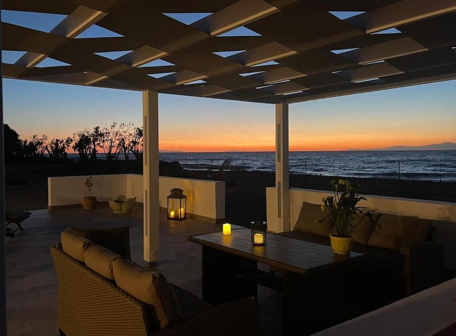 Lambou Beach Sunset Soroni Екстериор снимка