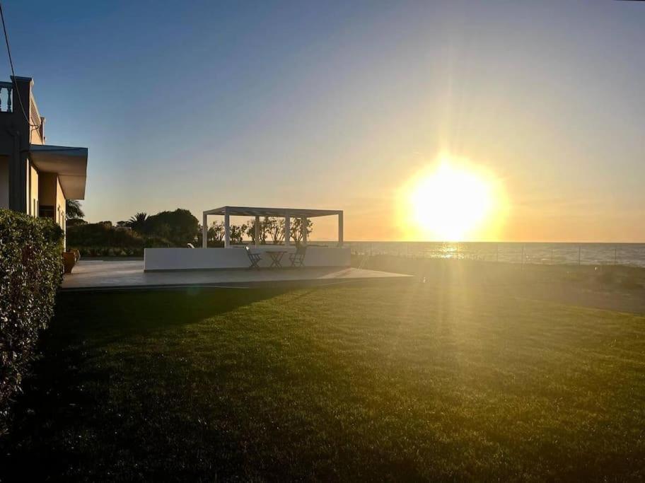 Lambou Beach Sunset Soroni Екстериор снимка