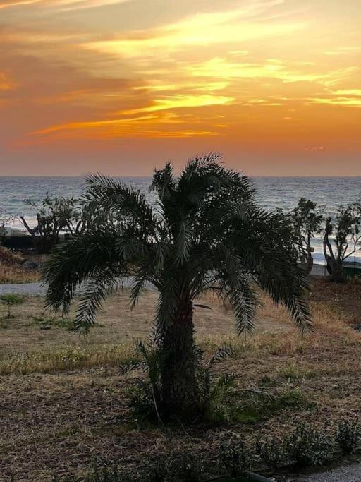 Lambou Beach Sunset Soroni Екстериор снимка